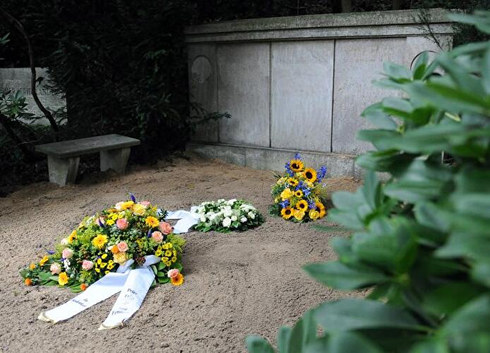 Grabstätte von Loriot auf dem Waldfriedhof Heerstraße