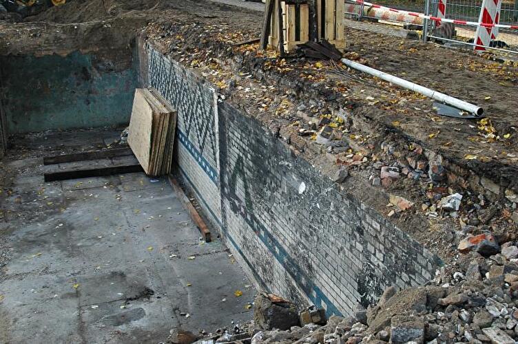 Kaianlage am May-Ayim-Ufer in Kreuzberg