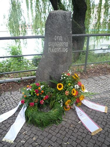 Kaianlage am May-Ayim-Ufer in Kreuzberg