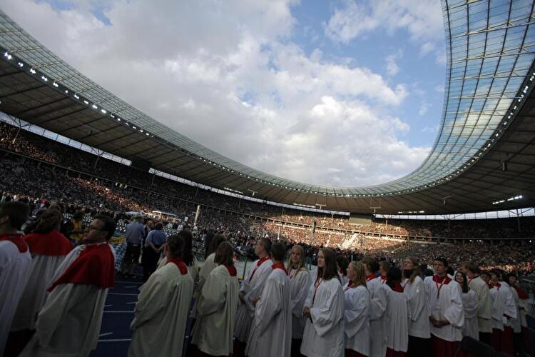 Papst-Messe im Berliner Olympiastadion