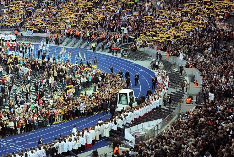 Papst-Messe im Berliner Olympiastadion