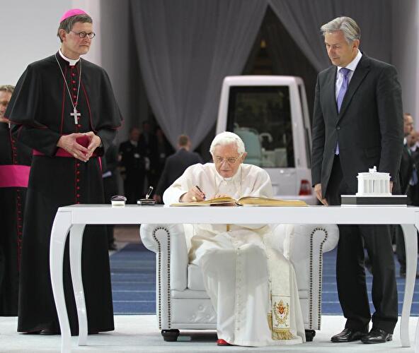 Papst-Messe im Berliner Olympiastadion