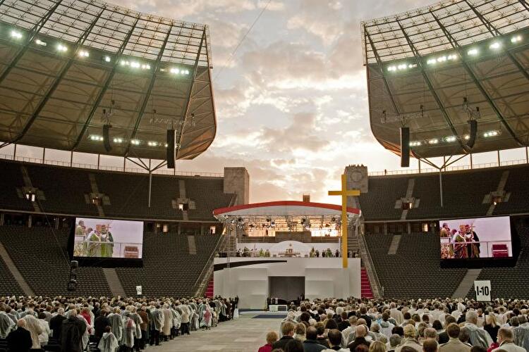 Papst-Messe im Berliner Olympiastadion