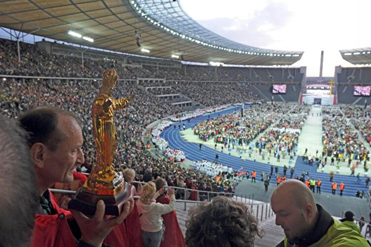Papst-Messe im Berliner Olympiastadion