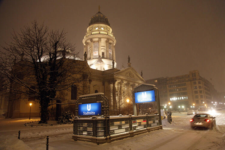 Schneebedeckter Gendarmenmarkt