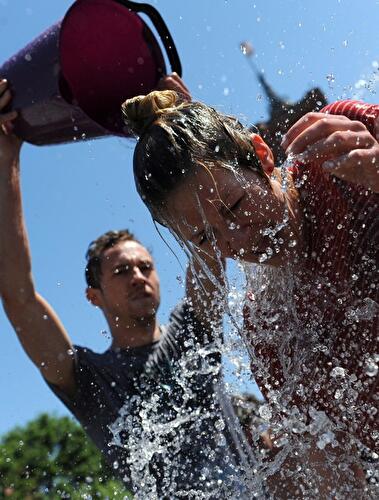 Wasserschlacht im Neptunbrunnen