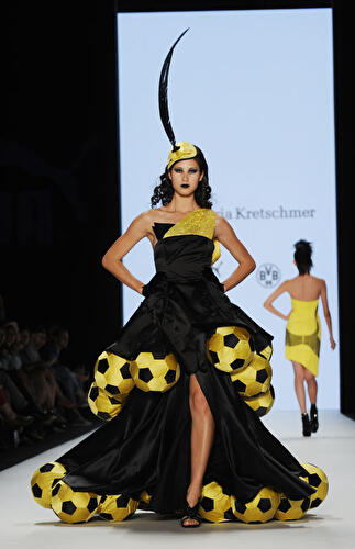 Skurrile Kreationen auf der Fashion Week