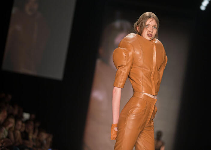 Skurrile Kreationen auf der Fashion Week