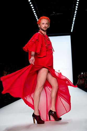 Skurrile Kreationen auf der Fashion Week