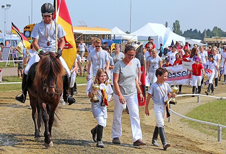 Eröffnung Ovalpferderennbahn Karlshorst  und Deutsche Jugend Islandpferd Meisterschaft 2012