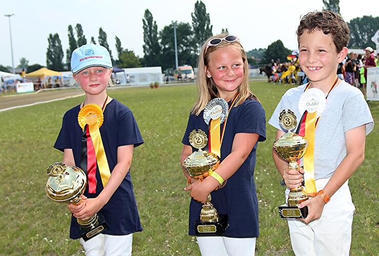 Eröffnung Ovalpferderennbahn Karlshorst  und Deutsche Jugend Islandpferd Meisterschaft 2012