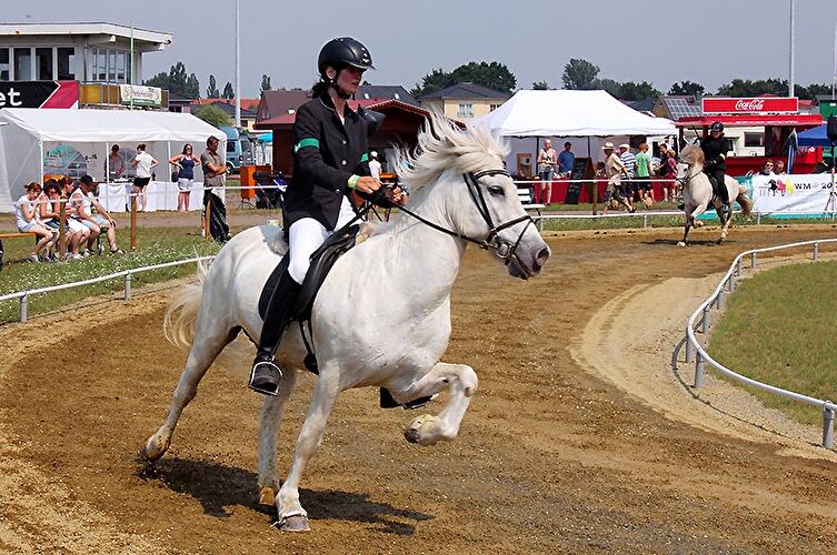 Eröffnung Ovalpferderennbahn Karlshorst  und Deutsche Jugend Islandpferd Meisterschaft 2012