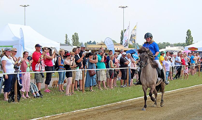 Eröffnung Ovalpferderennbahn Karlshorst  und Deutsche Jugend Islandpferd Meisterschaft 2012