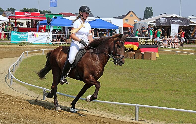 Eröffnung Ovalpferderennbahn Karlshorst  und Deutsche Jugend Islandpferd Meisterschaft 2012