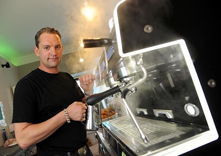 Christian Kahrmann eröffnet Café