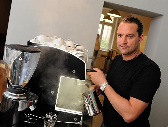 Christian Kahrmann eröffnet Café