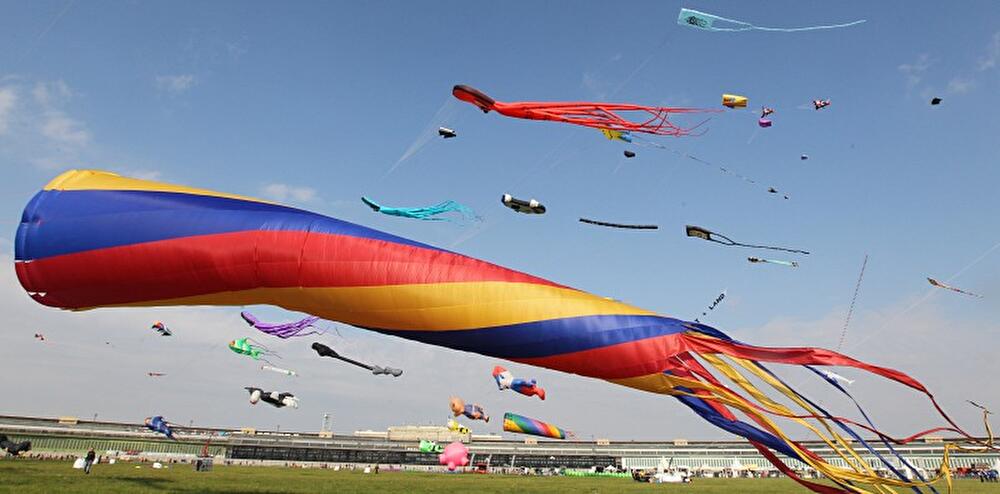 Drachenfest auf dem Tempelhofer Feld 2012