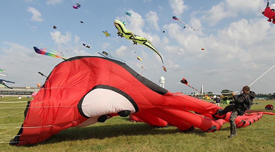 Drachenfest auf dem Tempelhofer Feld 2012