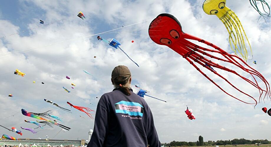 Drachenfest auf dem Tempelhofer Feld 2012