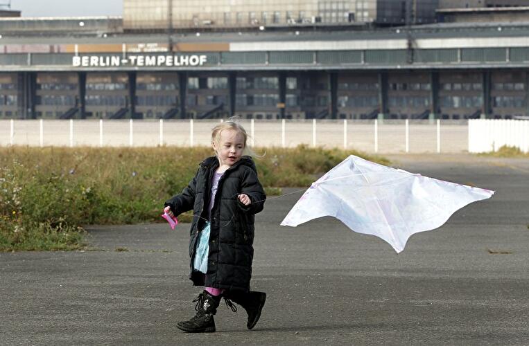 Drachenfest auf dem Tempelhofer Feld 2012