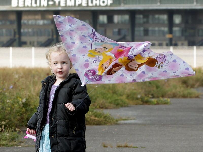 Drachenfest auf dem Tempelhofer Feld 2012