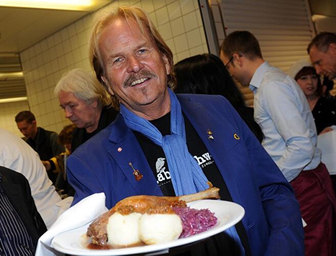 Frank Zanders Weihnachtsfeier für Obdachlose