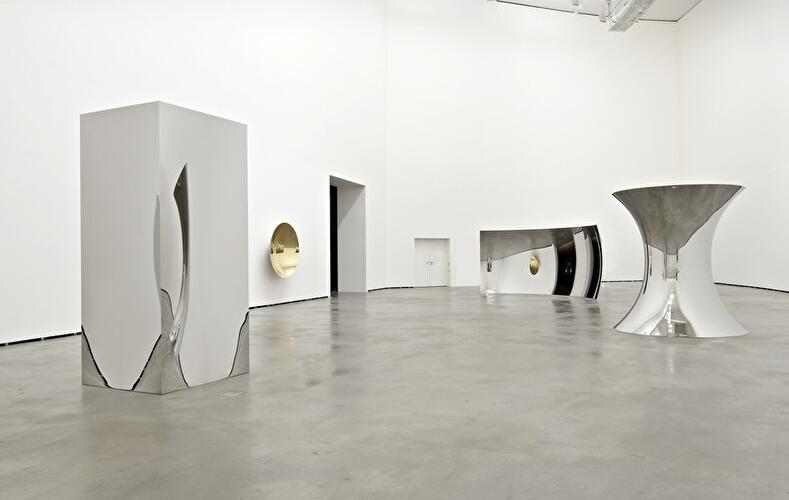 Anish Kapoor: Installation view Guggenheim, Bilbao, 2009-2010
