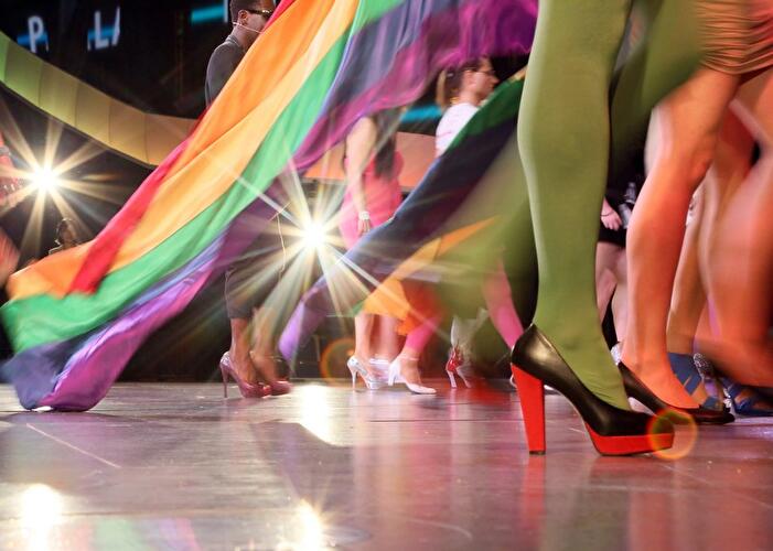 Drag Walk Casting