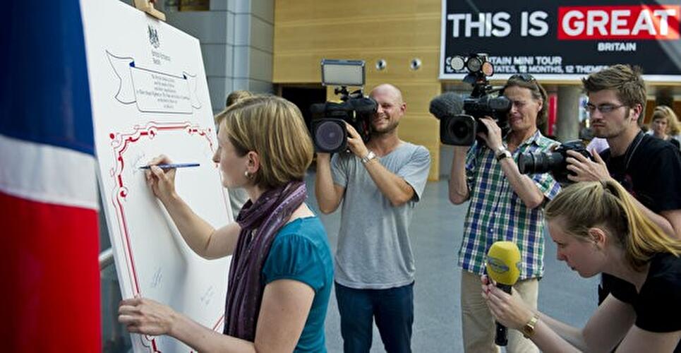 Berlin gratuliert zur Geburt des Prinzen von Cambridge