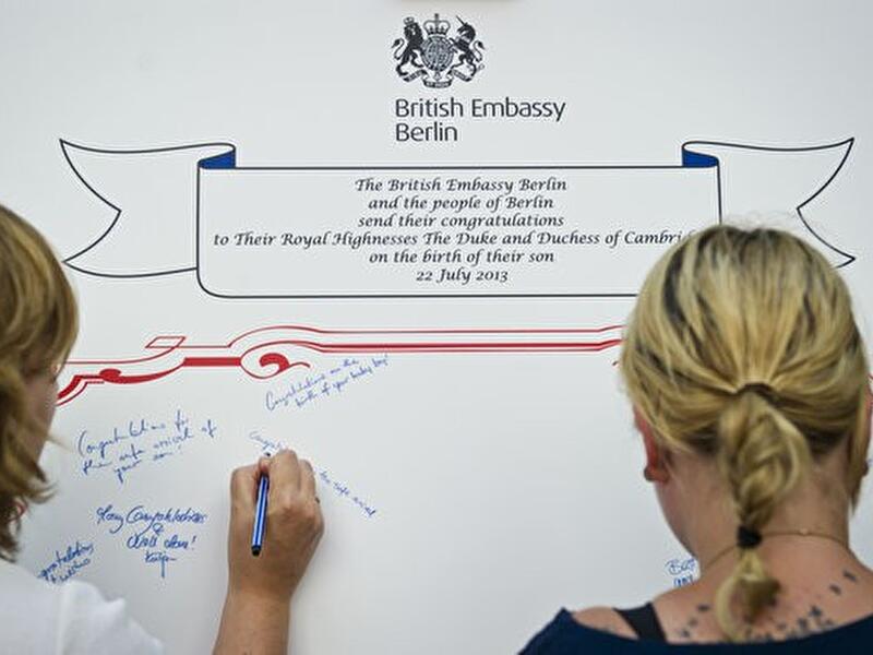 Berlin gratuliert zur Geburt des Prinzen von Cambridge