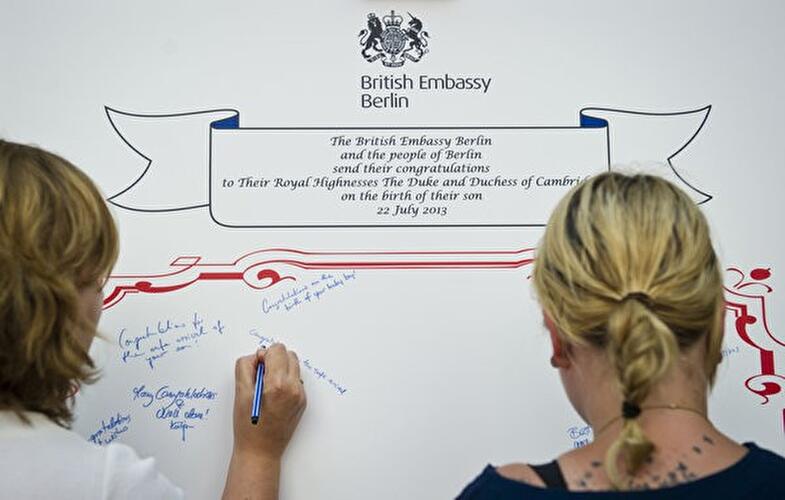 Berlin gratuliert zur Geburt des Prinzen von Cambridge