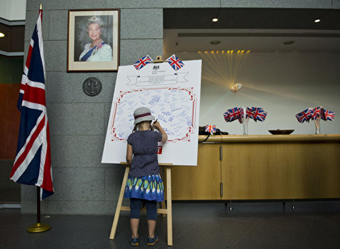 Berlin gratuliert zur Geburt des Prinzen von Cambridge