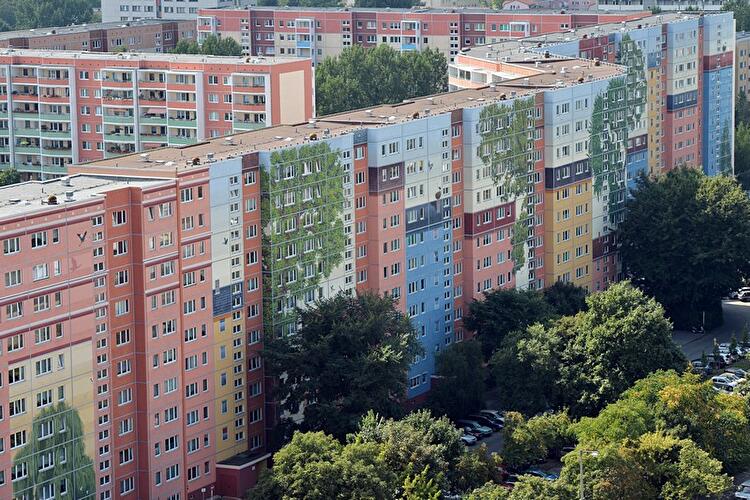 Bemaltes Wohnhaus in Berlin-Lichtenberg