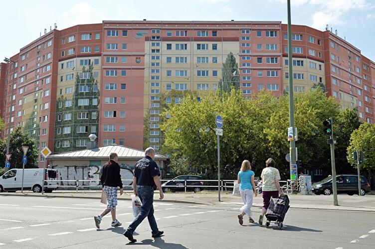 Bemaltes Wohnhaus in Berlin-Lichtenberg