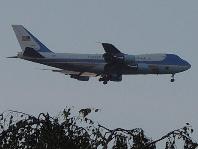 Air Force One im Anflug auf Berlin-Tegel