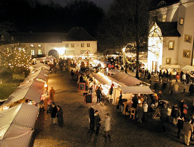 Fairytale Christmas Market at Grunewald Hunting Lodge
