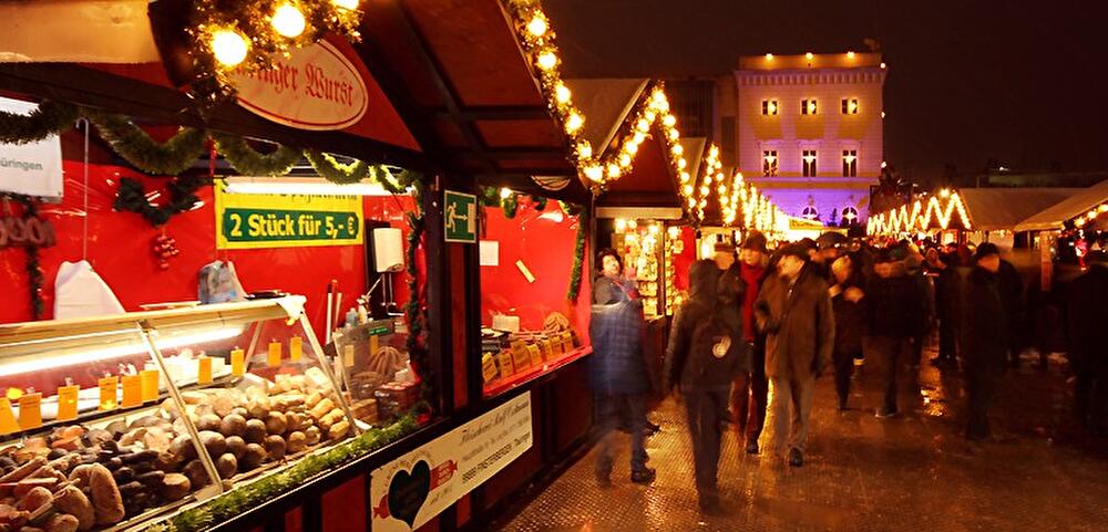 Weihnachtsmarkt am Opernpalais 2013