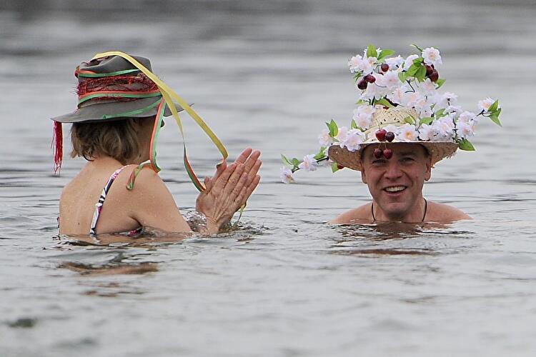 Neujahrsschwimmen