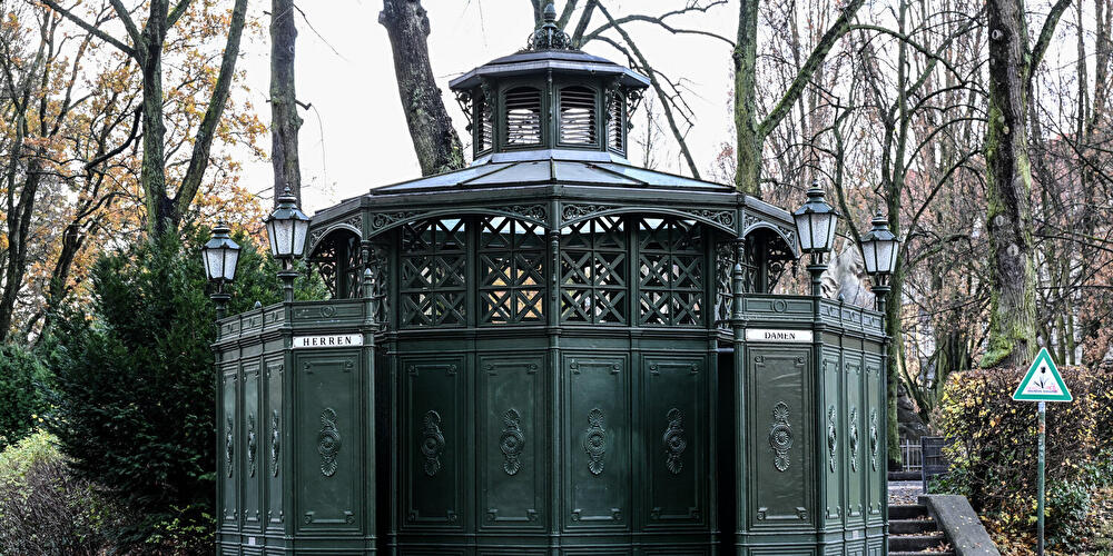 "Café Achteck" am Rüdesheimer Platz