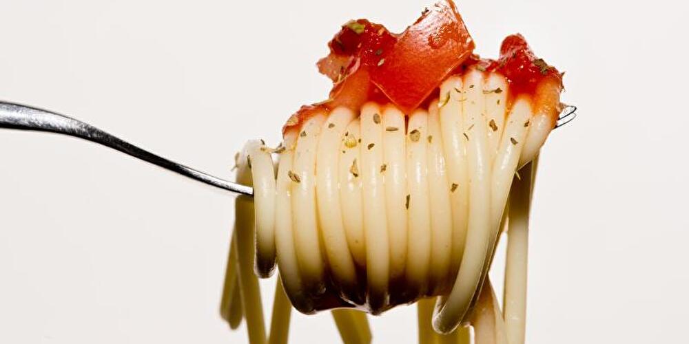 Nudeln mit Tomatensoße