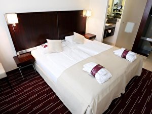 Doppelbett in einem Hotel