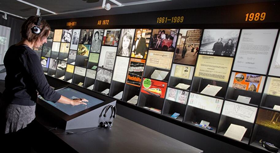 Ausstellung zum Thema Fluchthilfe für DDR-Bürger