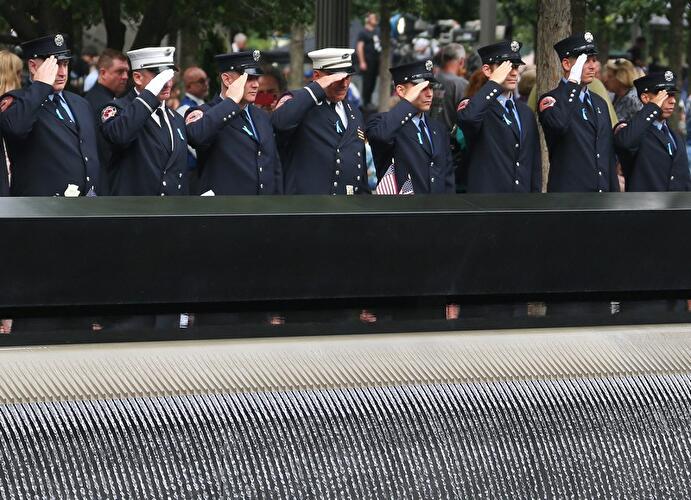 "Fallen" - Tanztheater von Sebastian Nübling und Ives Thuwis