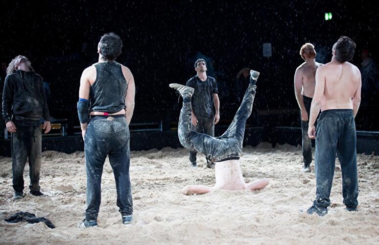 "Fallen" - von Sebastian Nübling und Ives Thuwis