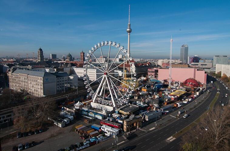 Weihnachtsmarkt "Wintertraum" am Alexa 2014