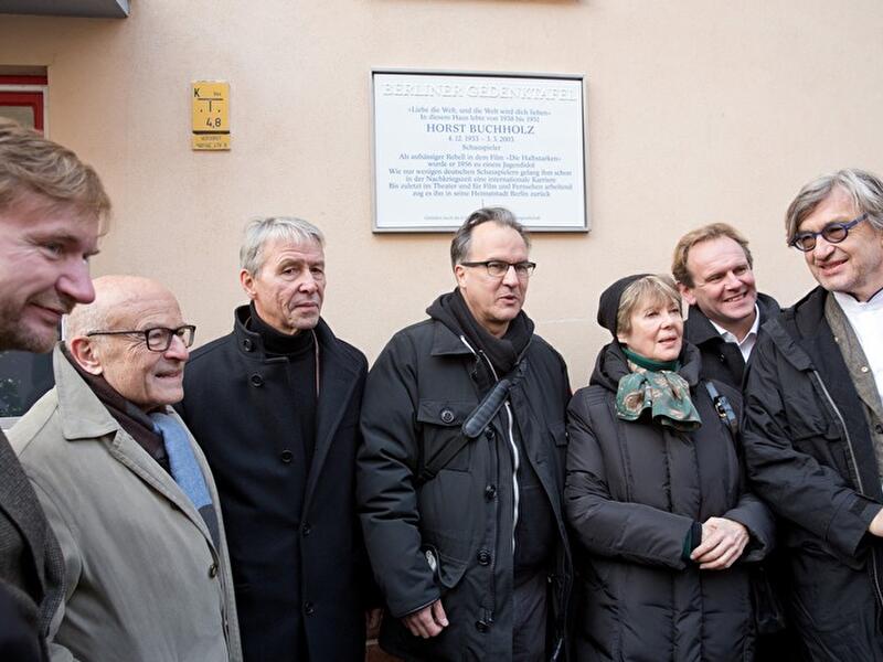 Enthüllung der Gedenktafel für Horst Buchholz