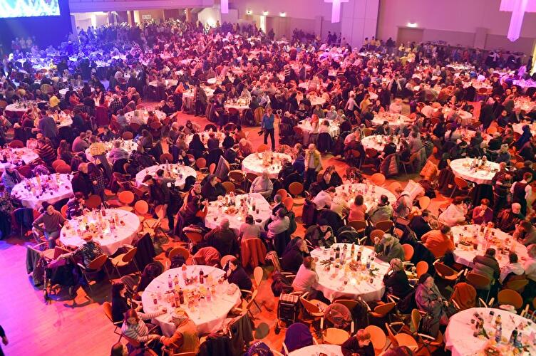 Frank Zanders Weihnachtsfeier für Obdachlose