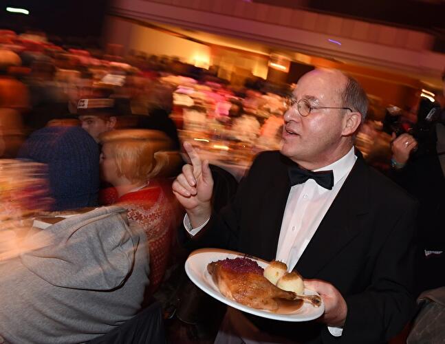 Frank Zanders Weihnachtsfeier für Obdachlose