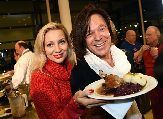 Frank Zanders Weihnachtsfeier für Obdachlose
