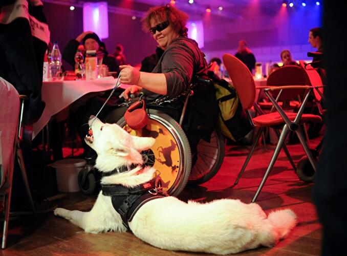 Frank Zanders Weihnachtsfeier für Obdachlose